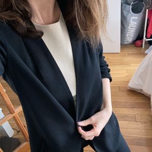 Aritzia Power Blazer hip length
